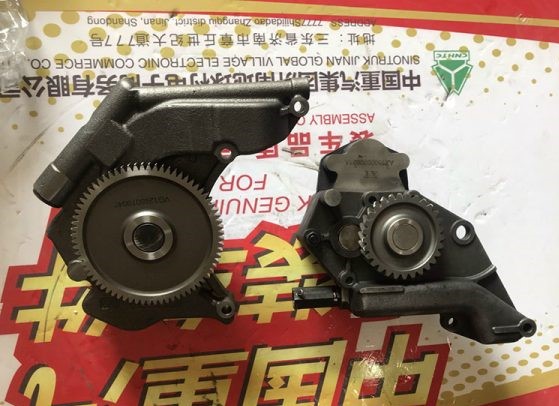 Bơm Nhớt Động Cơ Howo WD615, D12